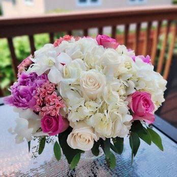Broderick's Flowers - Florists Near Me - Bergenfield, New Jersey