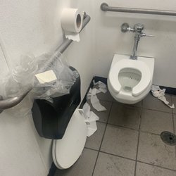 7-Eleven - Toilet