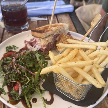 D' Coffee Bouteaque - Coffee & Tea Near Me - Palm Desert, California