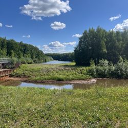 chena Lake Recreational Area - Hiking the level to the north.