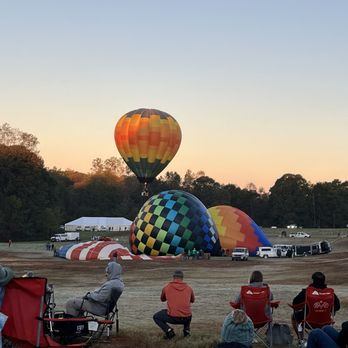 Carolina Balloon Fest - Chilly morning ascension - Hot Air Balloons Near Me - Statesville, North Carolina