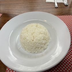 DD Thai Fusion - Rice on a dirty dish. Some food stains and sort of small debris. Here and there. Rice was dry...