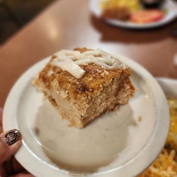The Cracked Egg - Cinnamon Apple Coffee Cake - American Near Me - Las Vegas, Nevada The Cracked Egg - Cinnamon Apple Coffee Cake - American Near Me - Las Vegas, Nevada