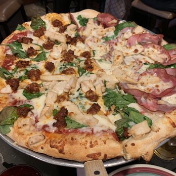 Giovanni's - Large Custom Pizza - Pizza Near Me - Mammoth Lakes, California