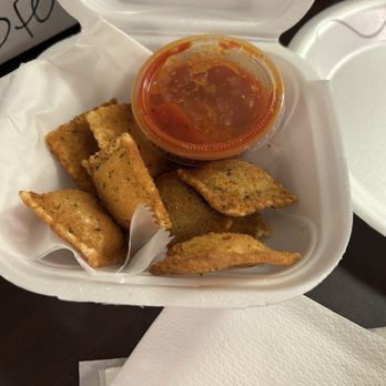 Roselli's Pizza - Fried Ravioli. 7/10 - Pizza Near Me - Carmel, Indiana Roselli's Pizza - Fried Ravioli. 7/10 - Pizza Near Me - Carmel, Indiana