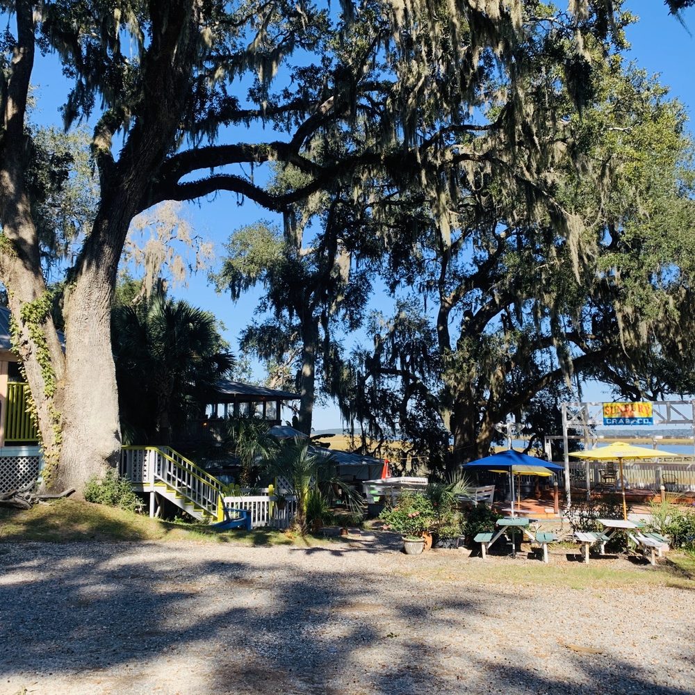 Sunbury Crab - Parking area and where we entered. Supposedly there is a front door entrance somewhere. - Seafood Near Me - Midway, Georgia Sunbury Crab - Parking area and where we entered. Supposedly there is a front door entrance somewhere. - Seafood Near Me - Midway, Georgia