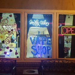 Smokey Vibes - Front of the Shop!