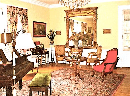 Whistler's Inn by null