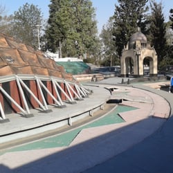 Parque México en Miniatura - Réplicas de El Palacio de los Deportes y el Monumento a la Revolución.