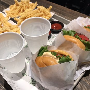 Shake Shack I-Drive - Ice Cream & Frozen Yogurt Near Me - Orlando, Florida Shake Shack I-Drive - Ice Cream & Frozen Yogurt Near Me - Orlando, Florida