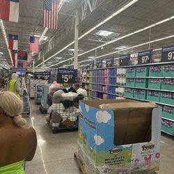 Walmart Supercenter - Shopping aisle