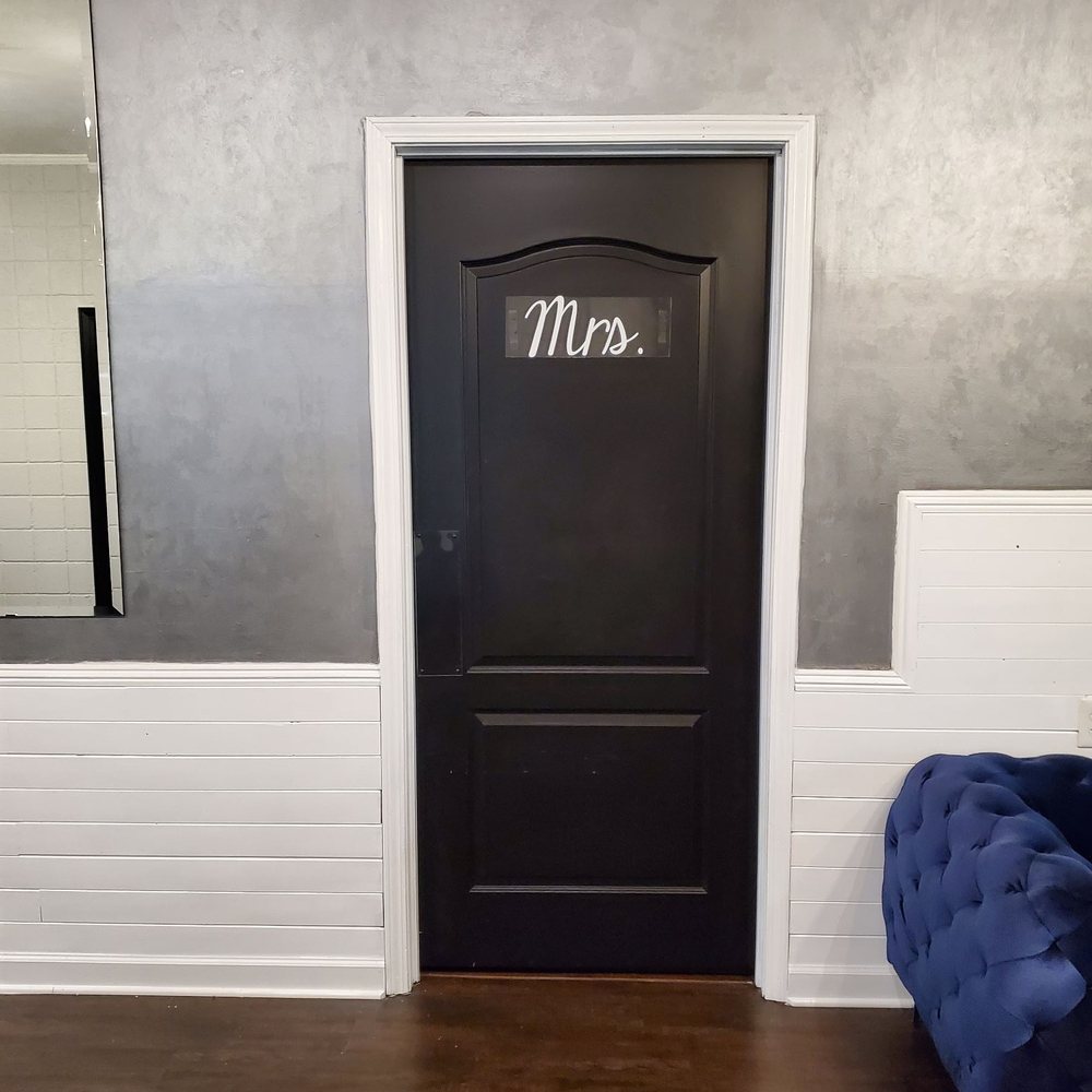 Rivers Edge Events & Rentals - Women's restroom - Venues & Event Spaces Near Me - Shepherdsville, Kentucky Rivers Edge Events & Rentals - Women's restroom - Venues & Event Spaces Near Me - Shepherdsville, Kentucky