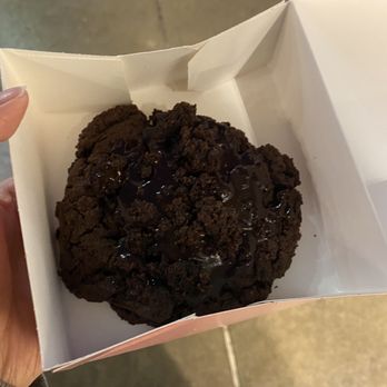 Crumbl - Glendale - Bakeries Near Me - Glendale, California
