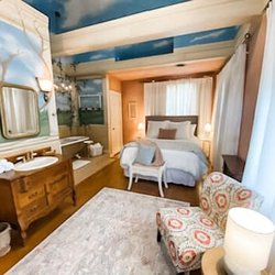 Weston Firefly Inn - The Tuscan Suite