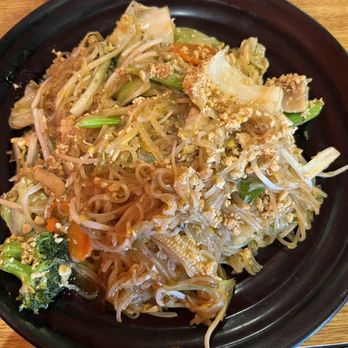 Sunisa's Thai Restaurant - Pad Thai with vegetables - Thai Near Me - St Peters, Missouri Sunisa's Thai Restaurant - Pad Thai with vegetables - Thai Near Me - St Peters, Missouri