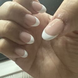 D Nails Salon - French tip design