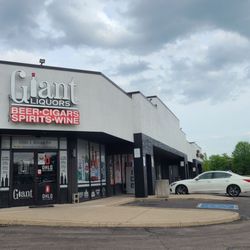 Giant Liquor - Dayton - Storefront