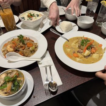 Thai Pagosa - Tom yum / Tom Kai / yellow curry / pad see eew - Thai Near Me - Pagosa Springs, Colorado Thai Pagosa - Tom yum / Tom Kai / yellow curry / pad see eew - Thai Near Me - Pagosa Springs, Colorado
