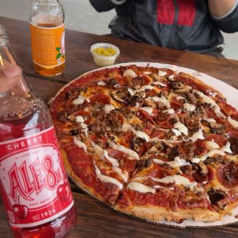 Miguel's Pizza - Pizza Near Me - Slade, Kentucky Miguel's Pizza - Pizza Near Me - Slade, Kentucky