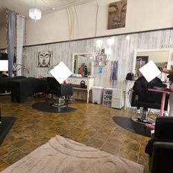 Aura Salon and Spa