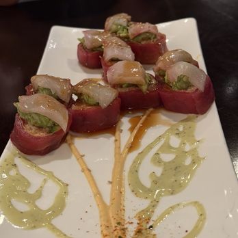 Oishii Sushi & Pan-Asian - Grapevine  - Flower roll - Sushi Bars Near Me - Grapevine, Texas