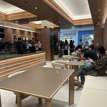 Chagee Modern Teahouse - Sitting area - Coffee & Tea Near Me - Brea, California Chagee Modern Teahouse - Sitting area - Coffee & Tea Near Me - Brea, California
