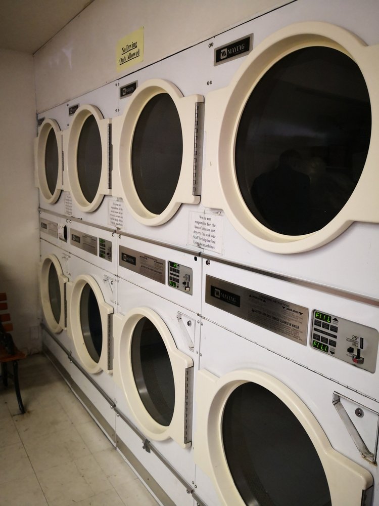 YONGE AND LAWRENCE COIN LAUNDRY Updated September 2024 3272 Yonge