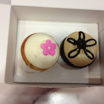 Georgetown Cupcake - Cherry blossom and mocha fudge - Cupcakes Near Me - Washington, DC, District of Columbia Georgetown Cupcake - Cherry blossom and mocha fudge - Cupcakes Near Me - Washington, DC, District of Columbia