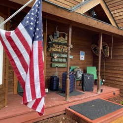 Talkeetna Denali View Lodge & Cabins - Their beautiful entry! Overlook from their deck!!