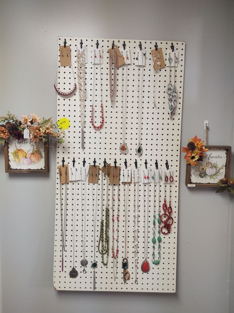 BLOOMING CRAFTS AND BASKETS Updated October 2024 14 Photos 3216