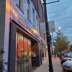 Chabom Teas & Spices - Front of building at dusk