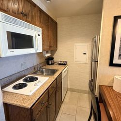 Homewood Suites by Hilton Bakersfield - Kitchen area
