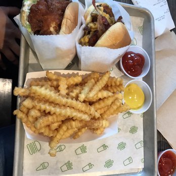 Shake Shack Mall of America - Chick'n shack, smoke shack and fries with Black and White shake - Burgers Near Me - Bloomington, Minnesota