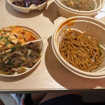 Chubby Bowls - Veggie lo mein. Mapo tofu. Cumin Wagyu - Asian Fusion Near Me - New York, New York Chubby Bowls - Veggie lo mein. Mapo tofu. Cumin Wagyu - Asian Fusion Near Me - New York, New York