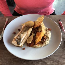 Waterkant Kitchen - Dorsch mit Spitzkohl, Fenchel und Speck