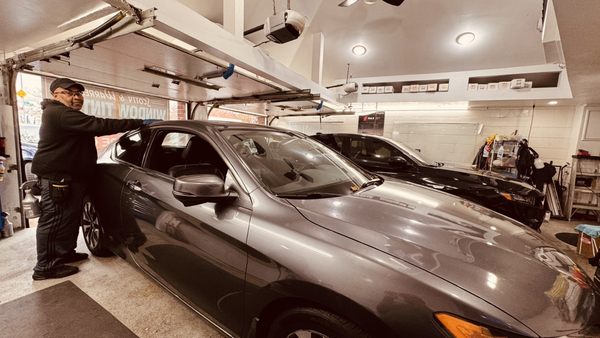 Scotty's Professional Window Tinting