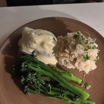 Ceron Kitchen - New American Near Me - Alameda, California
