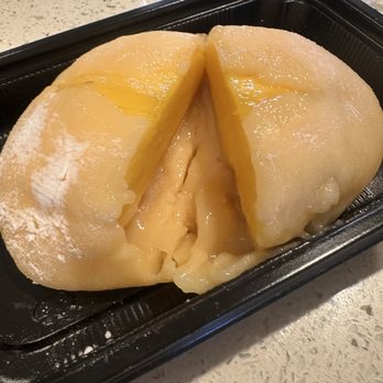 Kansai Yamato - Mango Mochi - Desserts Near Me - Honolulu, Hawaii