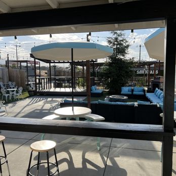 Savannah's Old Town Saloon - Bars Near Me - Tehachapi, California