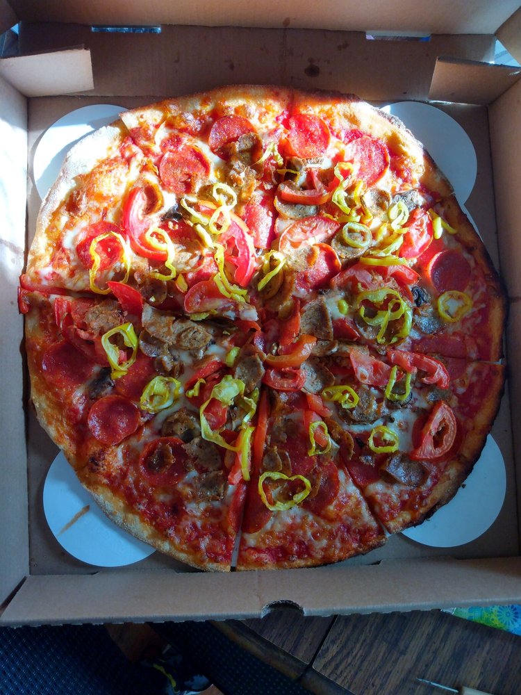 Rocco’s Pizza of Bolivar Logo