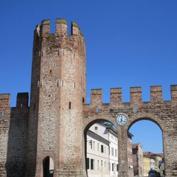 Cinta Muraria - Medieval Walls - One of the entrances