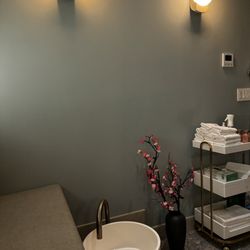 Lavana Aesthetics Spa - Foot  massage