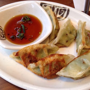 Seoul Bakery - 6 fried dumplings - Cafes Near Me - London, XGL Seoul Bakery - 6 fried dumplings - Cafes Near Me - London, XGL