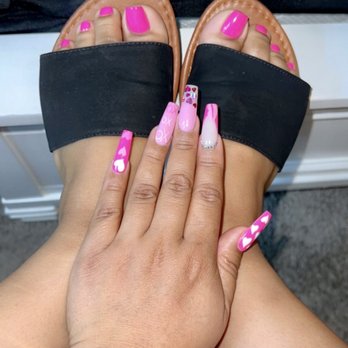 Art nails - Nail Salons Near Me - Santa Ana, California