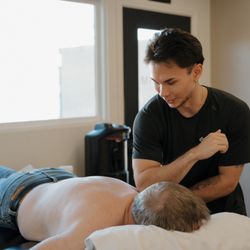 Cuirim Sports Recovery - Manual therapy treatment.