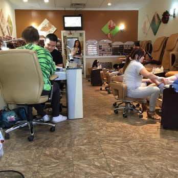 Mantrap Nails Salon - Inside - Nail Salons Near Me - Chicago, Illinois Mantrap Nails Salon - Inside - Nail Salons Near Me - Chicago, Illinois