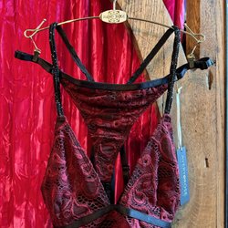 Luxe Lingerie - Luxe Lingerie 03