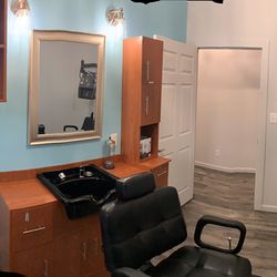 The Main Touch Hair - Ladies grooming area