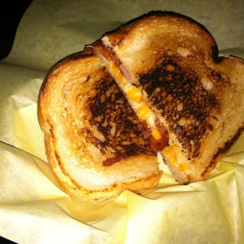 Spudrunners - Grilled cheese with cheddar and bacon - Fast Food Near Me