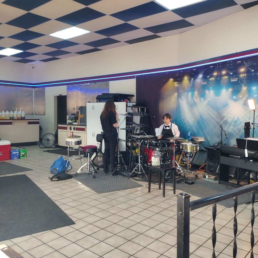 Hotdog Man - one man band and a guest singstress - Hot Dogs Near Me - Union, Missouri